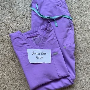 Figs Scrubs in Lilac Dawn Size XL/P